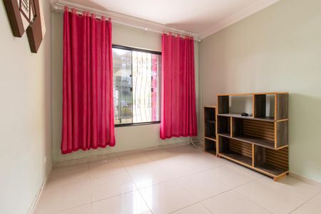 Casa para alugar com 191m², 3 quartos e 2 vagasSala