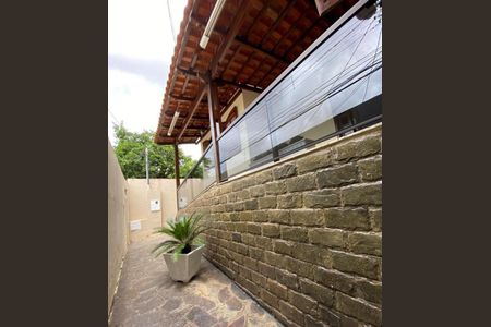 Casa à venda com 360m², 4 quartos e 2 vagasÁrea externa