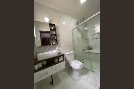 Banheiro de casa à venda com 4 quartos, 360m² em Novo das Indústrias, Belo Horizonte