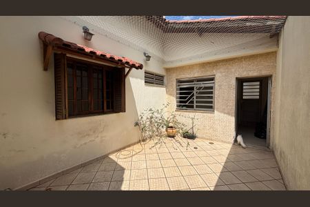 Casa para alugar com 238m², 2 quartos e 2 vagas Casa para alugar com 238m², 2 quartos e 2 vagasQuintal