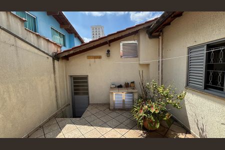 Casa para alugar com 238m², 2 quartos e 2 vagas Casa para alugar com 238m², 2 quartos e 2 vagasQuintal