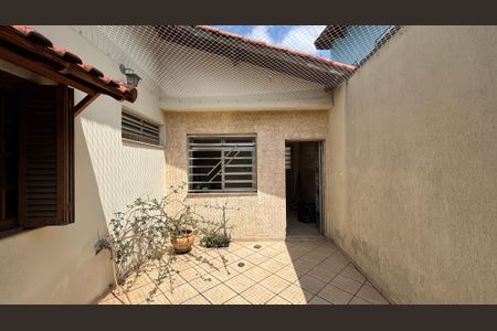 Casa para alugar com 238m², 2 quartos e 2 vagas Casa para alugar com 238m², 2 quartos e 2 vagasQuintal