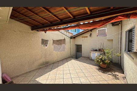 Casa para alugar com 238m², 2 quartos e 2 vagas Casa para alugar com 238m², 2 quartos e 2 vagasQuintal