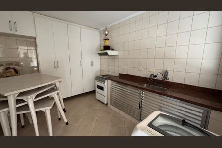 Casa para alugar com 238m², 2 quartos e 2 vagas Casa para alugar com 238m², 2 quartos e 2 vagasEdícula