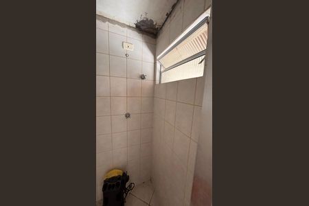 Casa para alugar com 238m², 2 quartos e 2 vagas Casa para alugar com 238m², 2 quartos e 2 vagasÁrea de Serviço - Banheiro