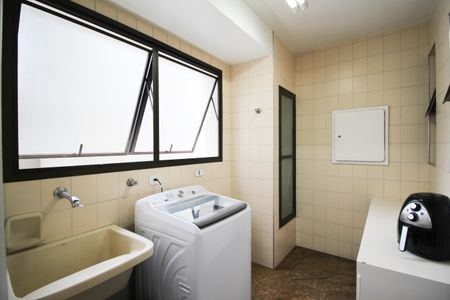 Apartamento à venda com 135m², 3 quartos e 2 vagasÁrea de Serviço