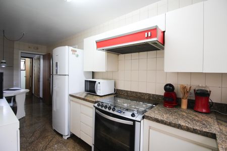 Apartamento à venda com 135m², 3 quartos e 2 vagasCozinha