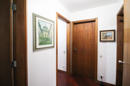 Apartamento à venda com 135m², 3 quartos e 2 vagasCorredor