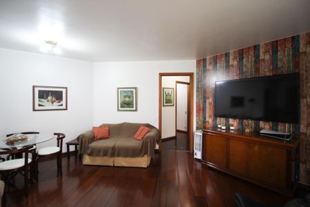 Apartamento à venda com 135m², 3 quartos e 2 vagasSala