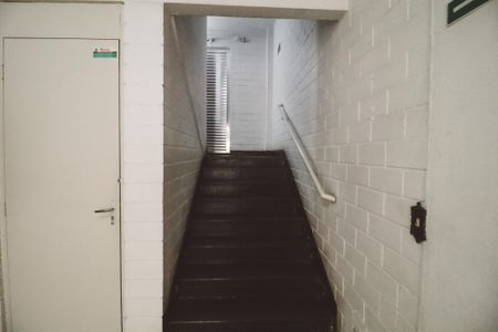 Apartamento à venda com 50m², 2 quartos e 1 vagaEscada