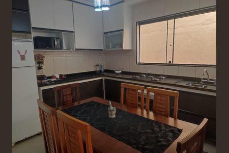 Casa à venda com 125m², 2 quartos e 2 vagasCozinha