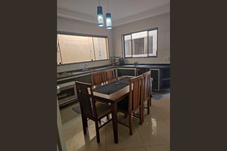 Casa à venda com 125m², 2 quartos e 2 vagasCozinha