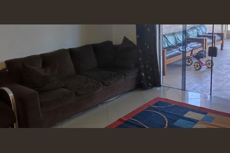 Sala de casa à venda com 2 quartos, 125m² em Jardim Marek, Santo André