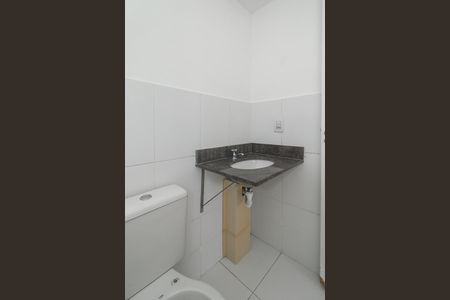 Banheiro da Suíte de apartamento para alugar com 2 quartos, 65m² em Farrapos, Porto Alegre
