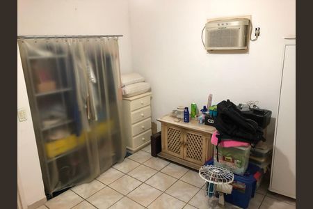 Quarto de casa de condomínio para alugar com 4 quartos, 400m² em Taquara, Rio de Janeiro
