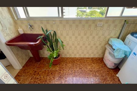 Apartamento à venda com 110m², 3 quartos e 1 vagaÁrea de Serviço