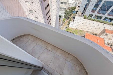 Apartamento à venda com 44m², 1 quarto e 1 vaga Apartamento à venda com 44m², 1 quarto e 1 vagaVaranda