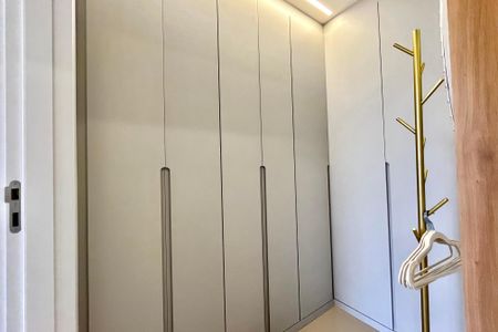 Apartamento à venda com 107m², 2 quartos e 2 vagas Apartamento à venda com 107m², 2 quartos e 2 vagasCloset da suíte 1