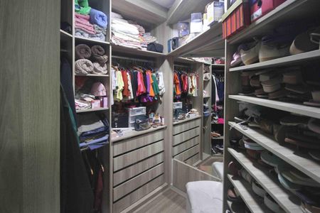 Casa para alugar com 450m², 3 quartos e 3 vagas Casa para alugar com 450m², 3 quartos e 3 vagasCloset