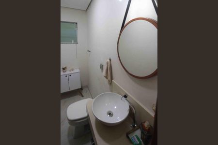 Casa para alugar com 450m², 3 quartos e 3 vagas Casa para alugar com 450m², 3 quartos e 3 vagasLavabo