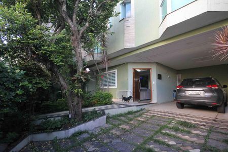 Casa para alugar com 450m², 3 quartos e 3 vagas Casa para alugar com 450m², 3 quartos e 3 vagasGaragem