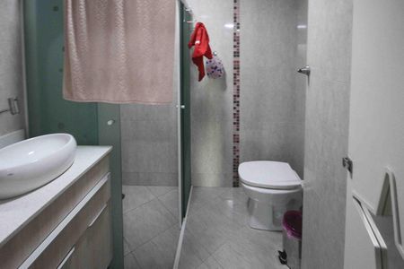 Casa para alugar com 450m², 3 quartos e 3 vagas Casa para alugar com 450m², 3 quartos e 3 vagasBanheiro da Suíte 2