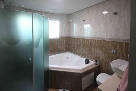 Casa para alugar com 450m², 3 quartos e 3 vagas Casa para alugar com 450m², 3 quartos e 3 vagasBanheiro da Suíte