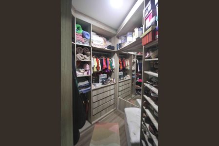 Casa para alugar com 450m², 3 quartos e 3 vagas Casa para alugar com 450m², 3 quartos e 3 vagasCloset