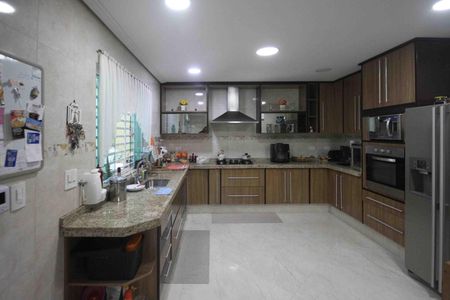 Casa para alugar com 450m², 3 quartos e 3 vagas Casa para alugar com 450m², 3 quartos e 3 vagasCozinha