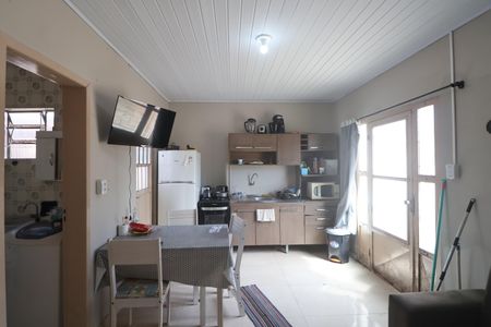 Sala/Cozinha de casa à venda com 5 quartos, 150m² em Niterói, Canoas