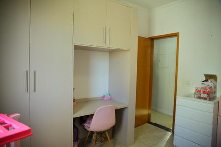 Apartamento à venda com 67m², 3 quartos e 1 vagaQuarto 2