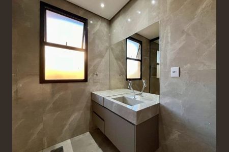 Banheiro de casa de condomínio para alugar com 4 quartos, 1000m² em Mirante do Fidalgo, Lagoa Santa