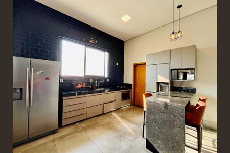 Cozinha de casa de condomínio para alugar com 4 quartos, 1000m² em Mirante do Fidalgo, Lagoa Santa