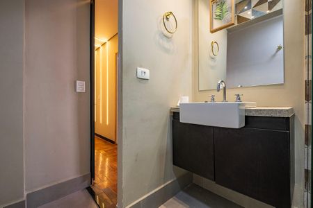 Apartamento para alugar com 73m², 2 quartos e 1 vaga Apartamento para alugar com 73m², 2 quartos e 1 vagaBanheiro