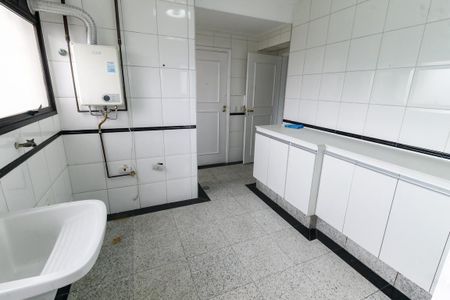 Apartamento para alugar com 213m², 3 quartos e 3 vagas Apartamento para alugar com 213m², 3 quartos e 3 vagasÁrea de Serviço