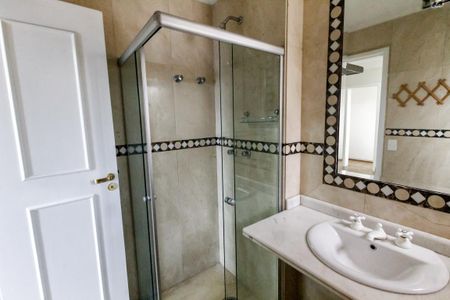 Apartamento para alugar com 213m², 3 quartos e 3 vagas Apartamento para alugar com 213m², 3 quartos e 3 vagasBanheiro da Suíte 1