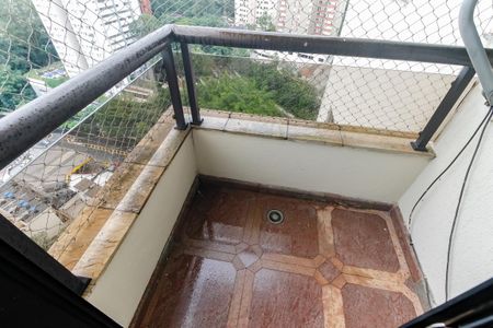 Apartamento para alugar com 213m², 3 quartos e 3 vagas Apartamento para alugar com 213m², 3 quartos e 3 vagasVaranda - Suíte 1