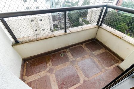 Apartamento para alugar com 213m², 3 quartos e 3 vagas Apartamento para alugar com 213m², 3 quartos e 3 vagasVaranda - Sala 2