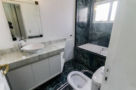 Apartamento para alugar com 213m², 3 quartos e 3 vagas Apartamento para alugar com 213m², 3 quartos e 3 vagasBanheiro da Suíte 2