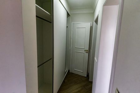 Apartamento para alugar com 213m², 3 quartos e 3 vagas Apartamento para alugar com 213m², 3 quartos e 3 vagasSuíte 2 - Armários