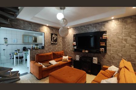 Sala de casa para alugar com 2 quartos, 65m² em Jardim Oseias Genuino, Ferraz de Vasconcelos