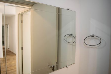 Apartamento à venda com 92m², 3 quartos e 2 vagasBanheiro da empregada