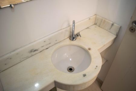 Apartamento à venda com 92m², 3 quartos e 2 vagasBanheiro da empregada