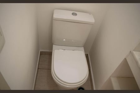 Apartamento à venda com 92m², 3 quartos e 2 vagasBanheiro da empregada