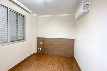 Suite de apartamento à venda com 4 quartos, 110m² em Sagrada Família, Belo Horizonte
