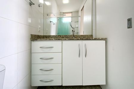 Apartamento à venda com 110m², 4 quartos e 2 vagas Apartamento à venda com 110m², 4 quartos e 2 vagasBanheiro da Suíte