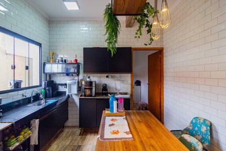 Casa para alugar com 400m², 4 quartos e 2 vagas Casa para alugar com 400m², 4 quartos e 2 vagasCozinha