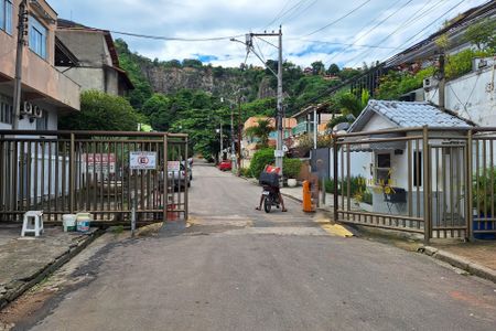 Apartamento à venda com 85m², 2 quartos e sem vaga Apartamento à venda com 85m², 2 quartos e sem vagaFachada