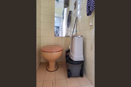 Apartamento à venda com 85m², 2 quartos e sem vaga Apartamento à venda com 85m², 2 quartos e sem vagaBanheiro de serviço