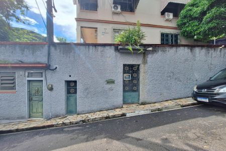 Apartamento à venda com 85m², 2 quartos e sem vaga Apartamento à venda com 85m², 2 quartos e sem vagaFachada